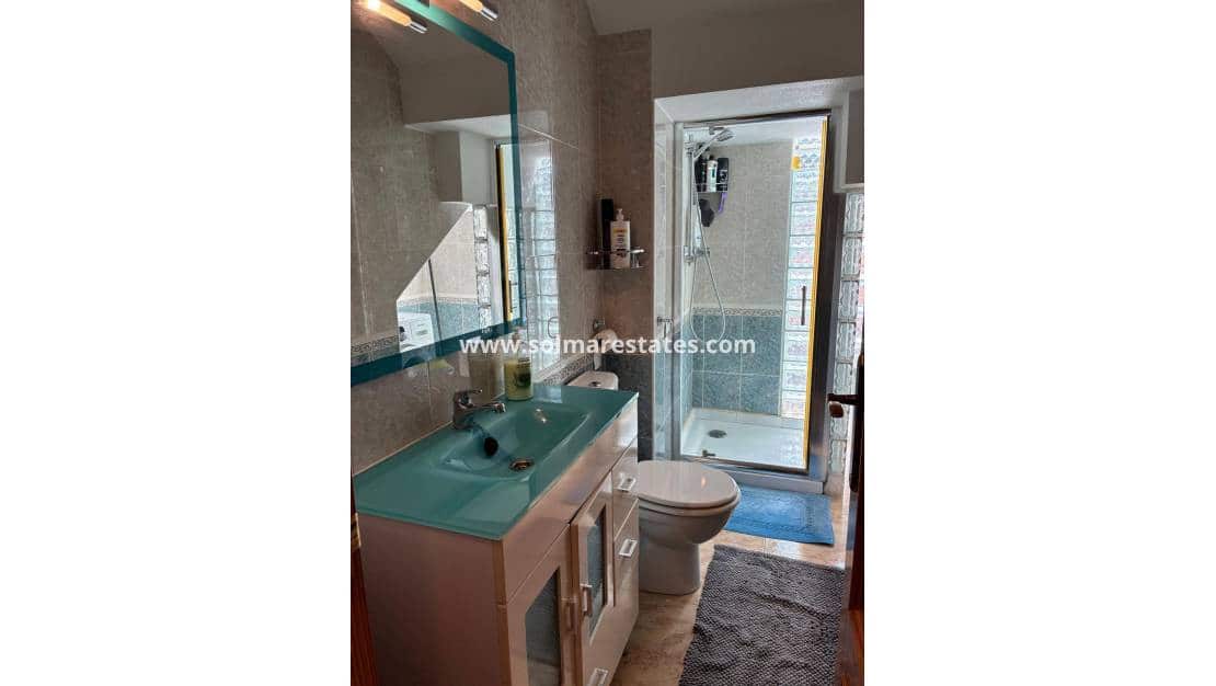 3 bedroom Semi-detached Villa for sale in Villamartin with pool - € 249,950 (Ref: 9776910)