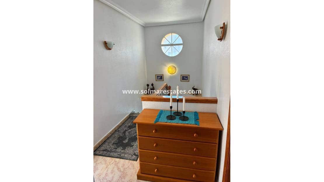 3 bedroom Semi-detached Villa for sale in Villamartin with pool - € 249,950 (Ref: 9776910)