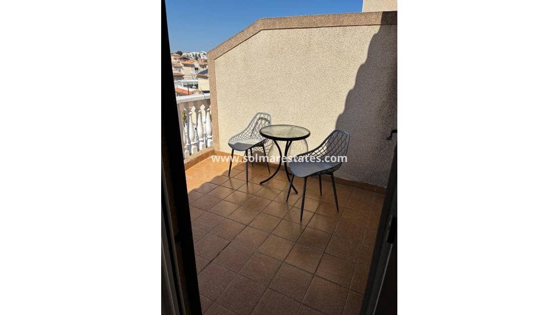 3 bedroom Semi-detached Villa for sale in Villamartin with pool - € 249,950 (Ref: 9776910)