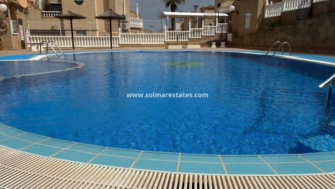 3 bedroom Semi-detached Villa for sale in Villamartin with pool - € 249,950 (Ref: 9776910)