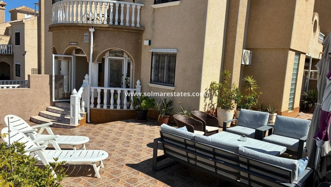 3 bedroom Semi-detached Villa for sale in Villamartin with pool - € 249,950 (Ref: 9776910)