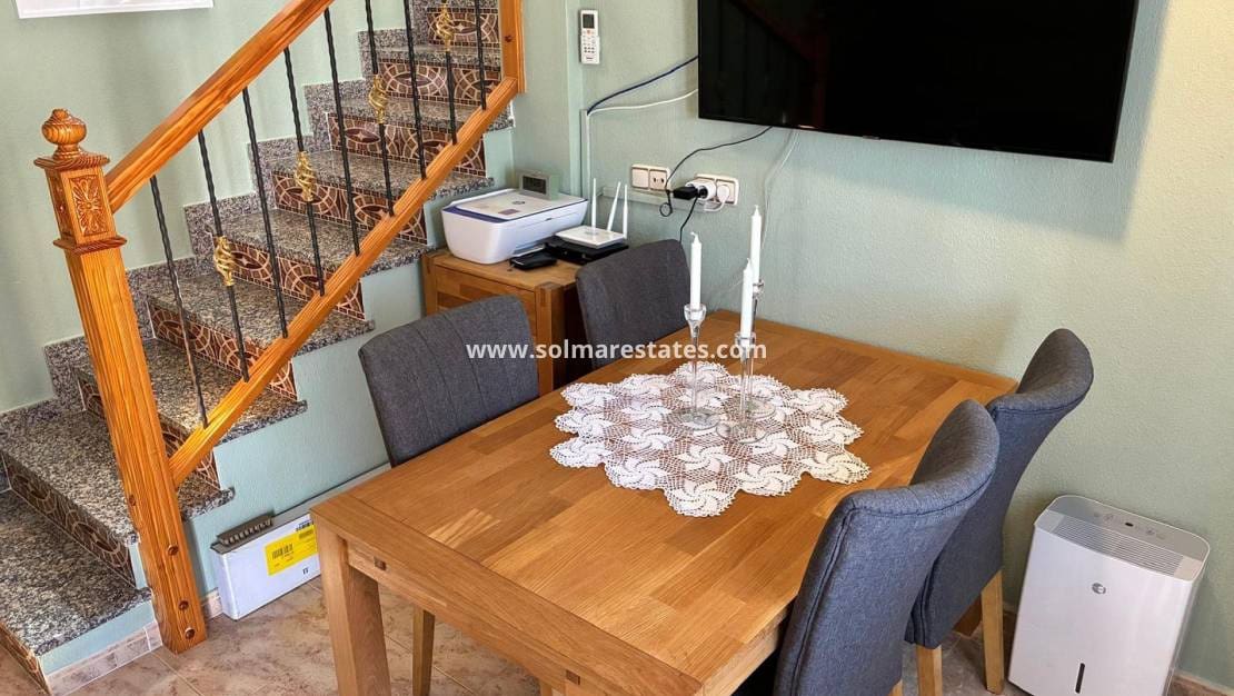 3 bedroom Semi-detached Villa for sale in Villamartin with pool - € 249,950 (Ref: 9776910)