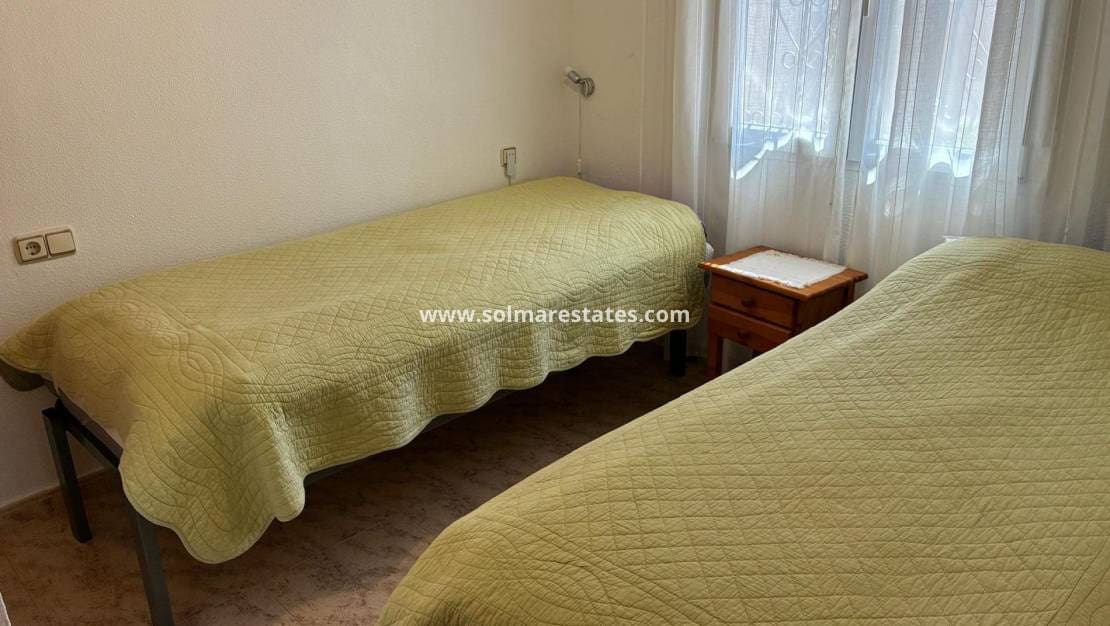 3 bedroom Semi-detached Villa for sale in Villamartin with pool - € 249,950 (Ref: 9776910)