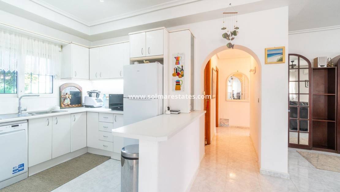 3 soveværelse Villa til salg i Playa Flamenca med swimmingpool - € 640.000 (Ref: 9778416)