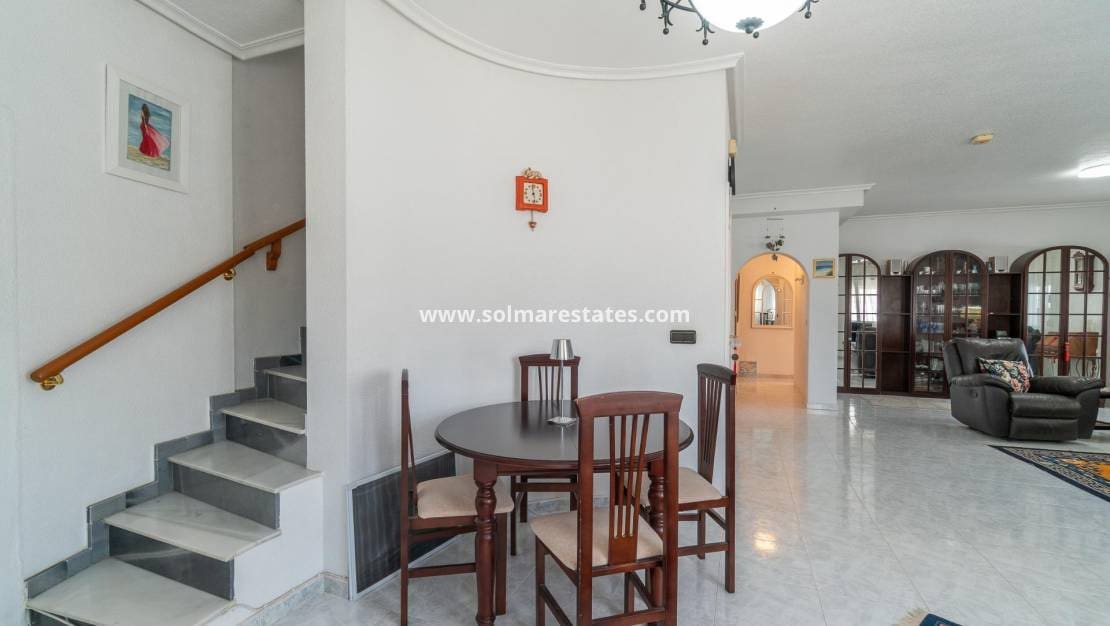 3 soveværelse Villa til salg i Playa Flamenca med swimmingpool - € 640.000 (Ref: 9778416)