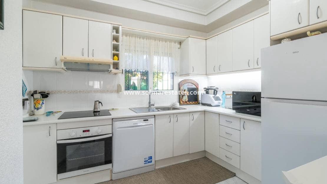 3 soveværelse Villa til salg i Playa Flamenca med swimmingpool - € 640.000 (Ref: 9778416)