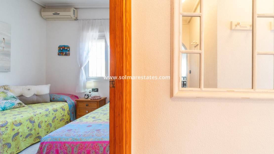 3 soveværelse Villa til salg i Playa Flamenca med swimmingpool - € 640.000 (Ref: 9778416)