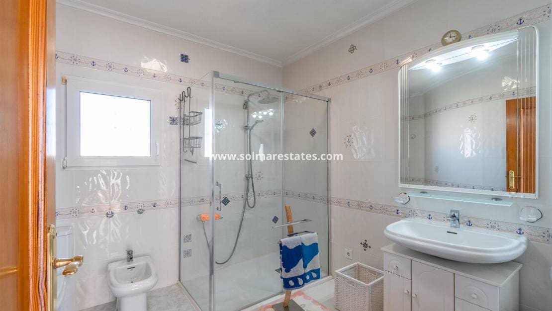 3 soveværelse Villa til salg i Playa Flamenca med swimmingpool - € 640.000 (Ref: 9778416)