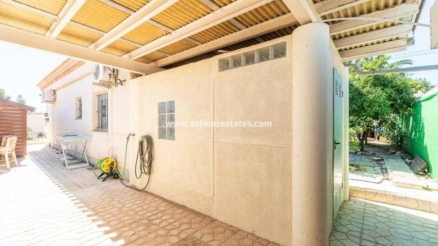 3 soveværelse Villa til salg i Playa Flamenca, Orihuela med swimmingpool - € 640.000 (Ref: 9778416)