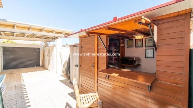 3 soveværelse Villa til salg i Playa Flamenca, Orihuela med swimmingpool - € 640.000 (Ref: 9778416)