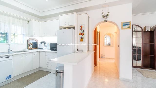 3 soveværelse Villa til salg i Playa Flamenca, Orihuela med swimmingpool - € 640.000 (Ref: 9778416)