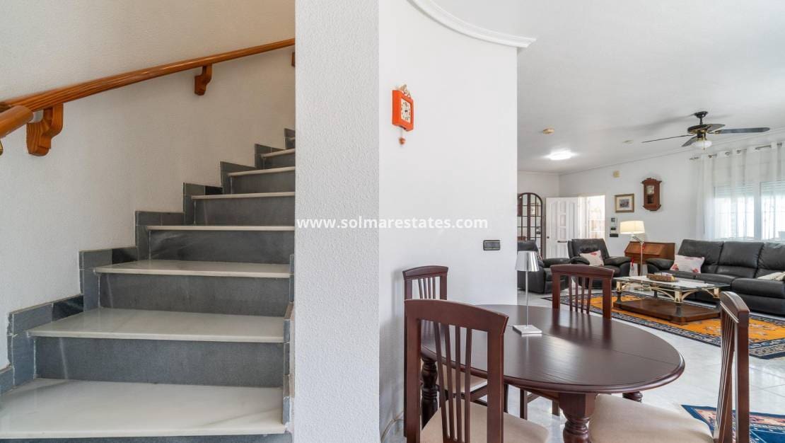 3 soveværelse Villa til salg i Playa Flamenca med swimmingpool - € 640.000 (Ref: 9778416)