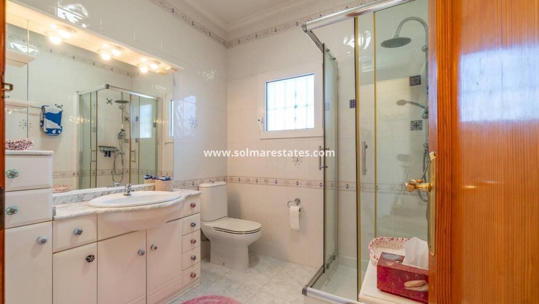 3 soveværelse Villa til salg i Playa Flamenca med swimmingpool - € 640.000 (Ref: 9778416)