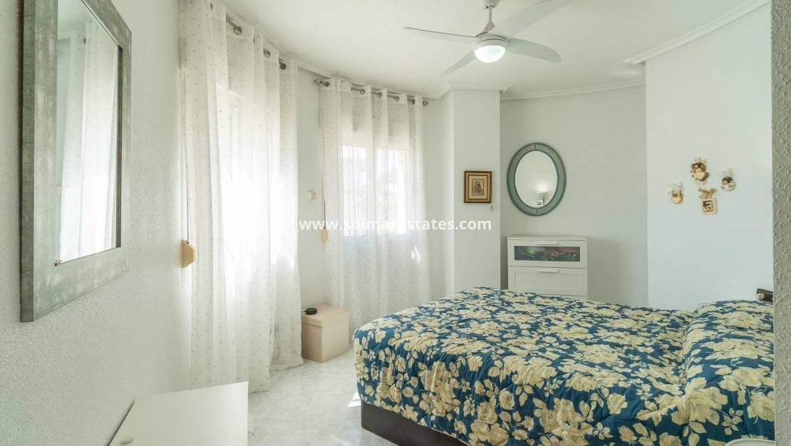 3 soveværelse Villa til salg i Playa Flamenca med swimmingpool - € 640.000 (Ref: 9778416)