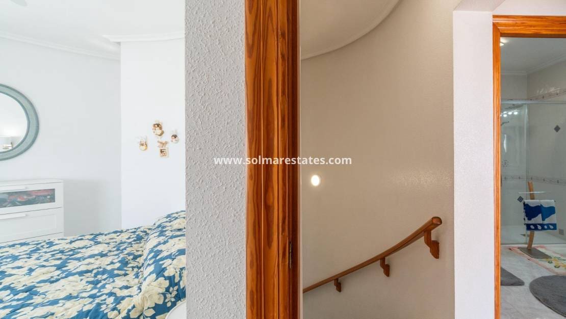 3 soveværelse Villa til salg i Playa Flamenca med swimmingpool - € 640.000 (Ref: 9778416)