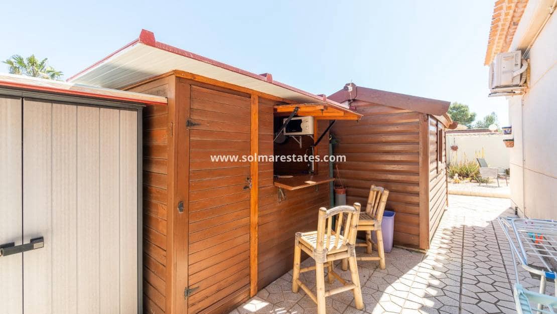 3 soveværelse Villa til salg i Playa Flamenca med swimmingpool - € 640.000 (Ref: 9778416)