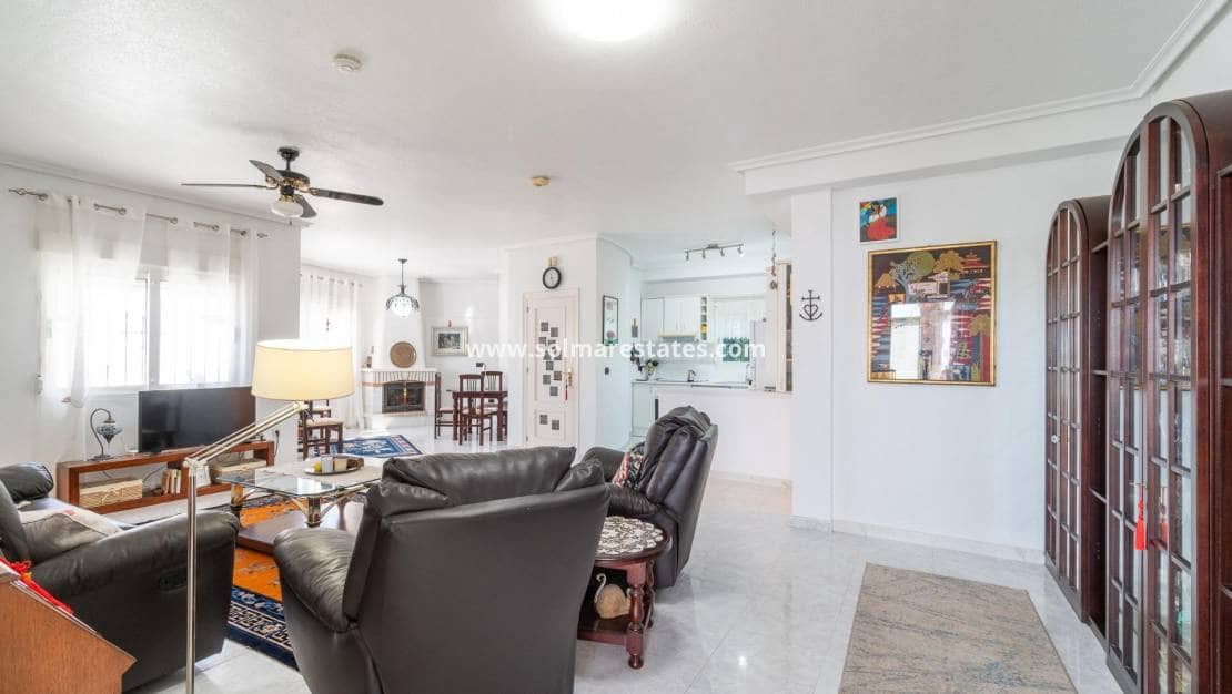 3 soveværelse Villa til salg i Playa Flamenca med swimmingpool - € 640.000 (Ref: 9778416)