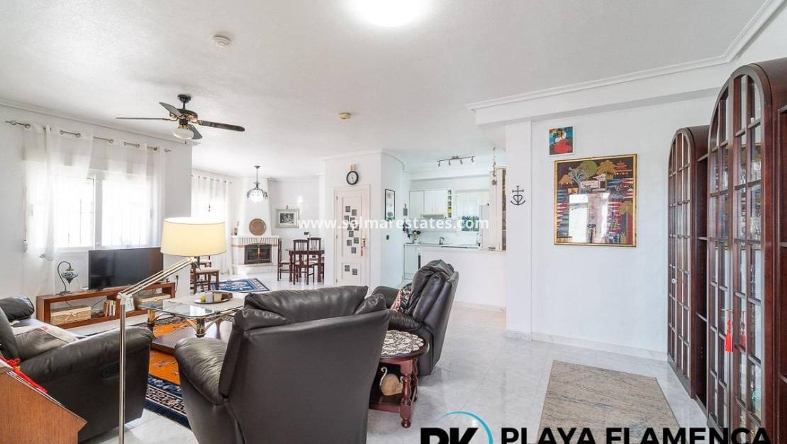 3 soveværelse Villa til salg i Playa Flamenca med swimmingpool - € 640.000 (Ref: 9778416)