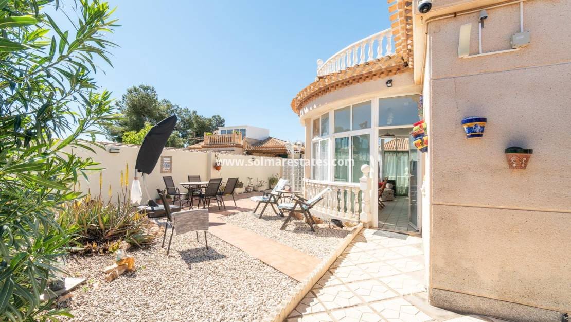 3 soveværelse Villa til salg i Playa Flamenca med swimmingpool - € 640.000 (Ref: 9778416)