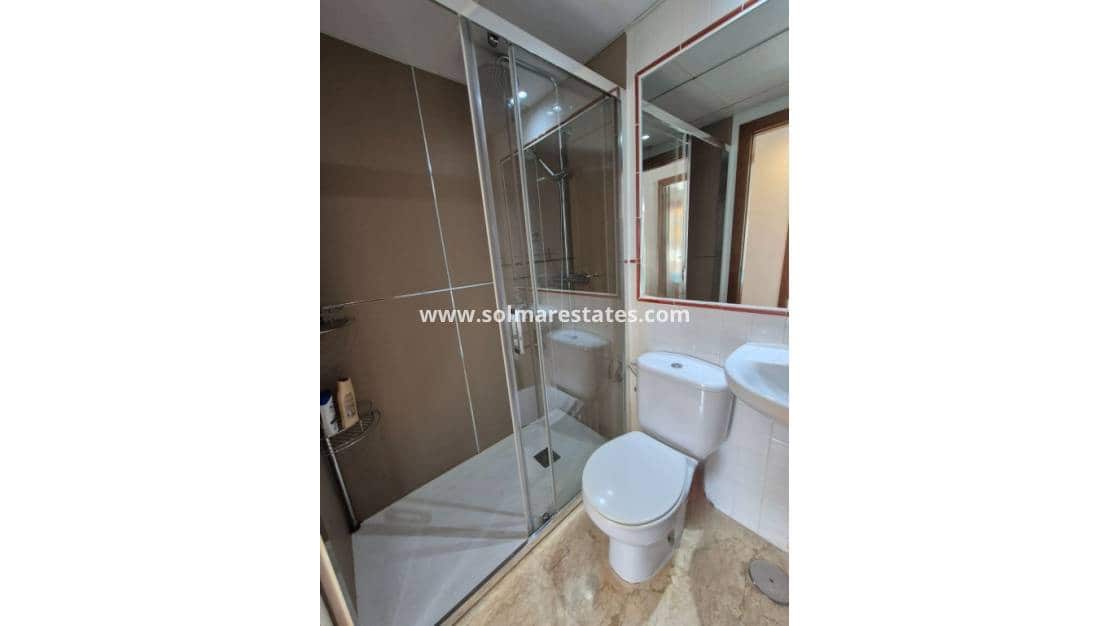 2 soverom Leilighet til salgs i Punta Prima med svømmebasseng - € 329 000 (Ref: 9778417)