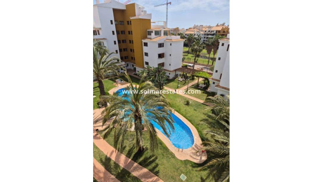 2 soverom Leilighet til salgs i Punta Prima med svømmebasseng - € 329 000 (Ref: 9778417)