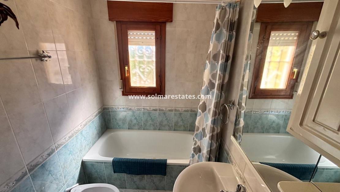 2 chambre Villa/Maison à vendre à Ciudad Quesada avec piscine - 225 000 € (Ref: 9778418)