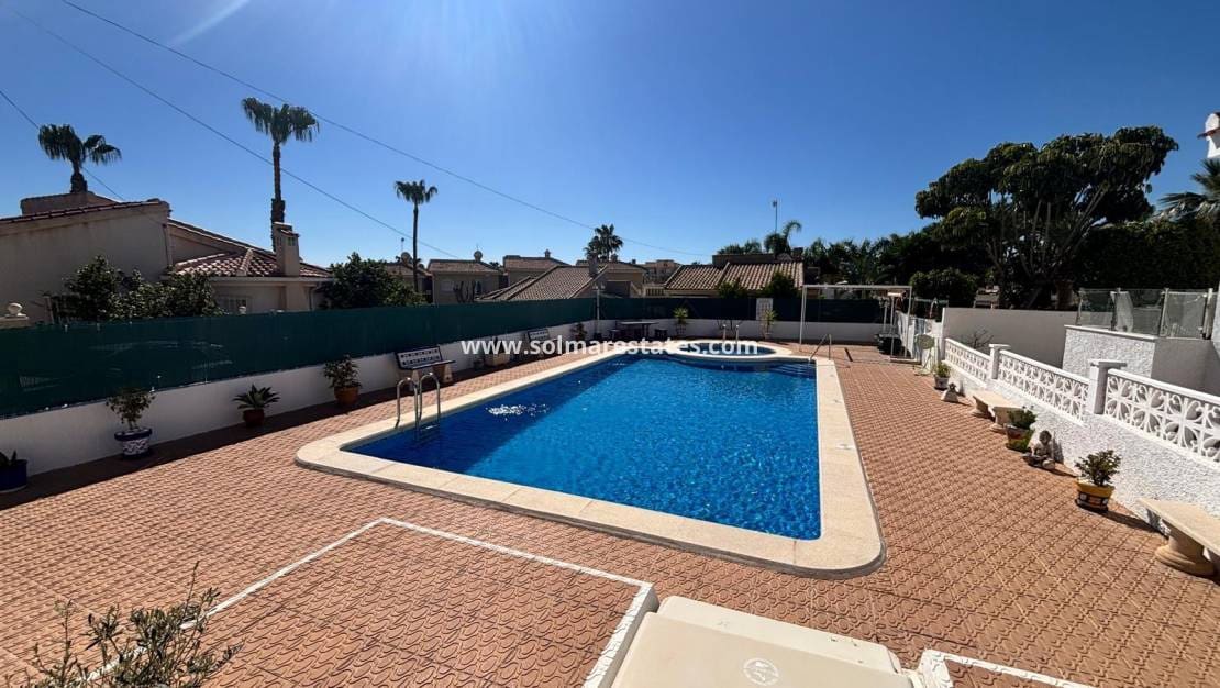 2 chambre Villa/Maison à vendre à Ciudad Quesada avec piscine - 225 000 € (Ref: 9778418)