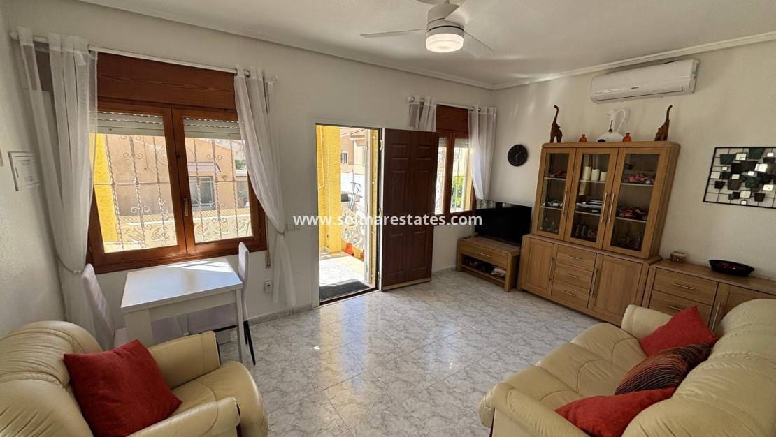 2 chambre Villa/Maison à vendre à Ciudad Quesada avec piscine - 225 000 € (Ref: 9778418)