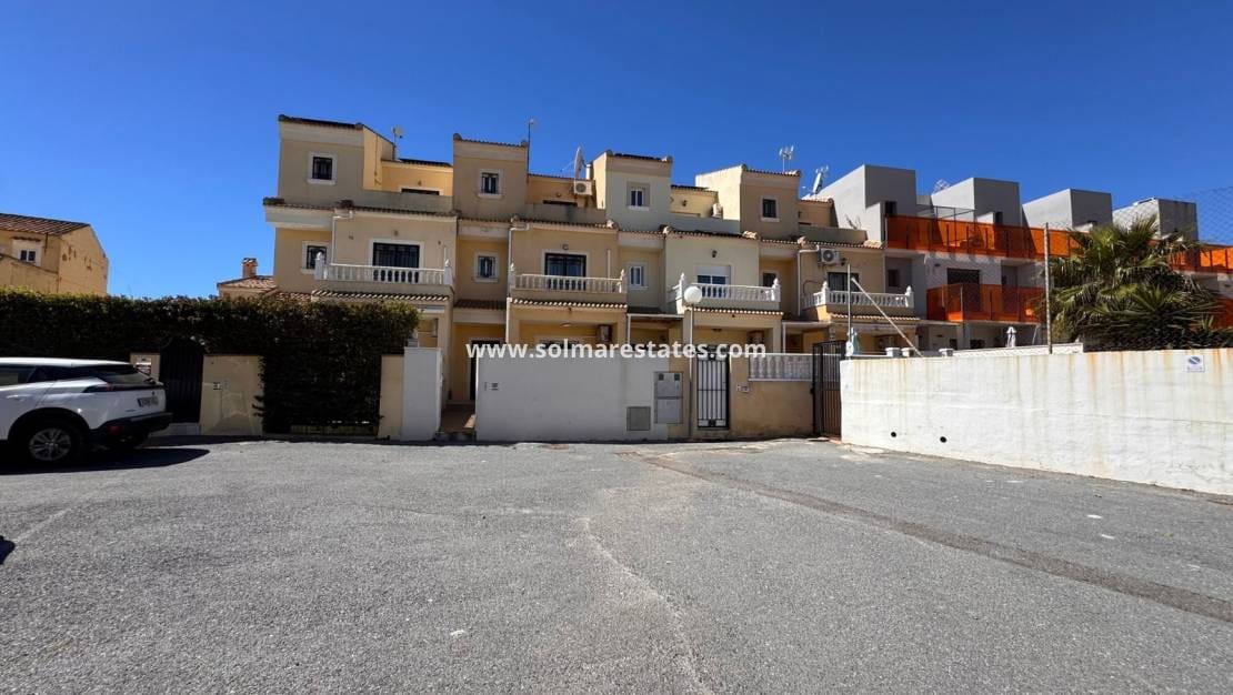 3 chambre Maison de Ville à vendre à Campoamor avec piscine - 229 995 € (Ref: 9778419)