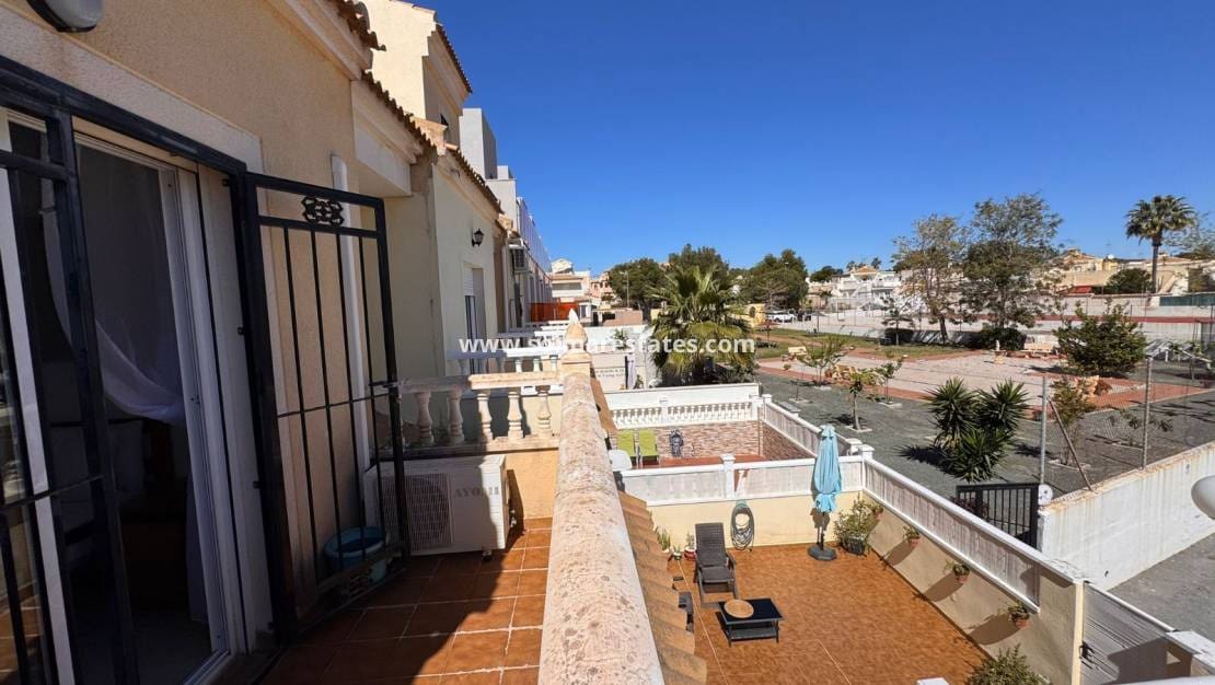 3 chambre Maison de Ville à vendre à Campoamor avec piscine - 229 995 € (Ref: 9778419)