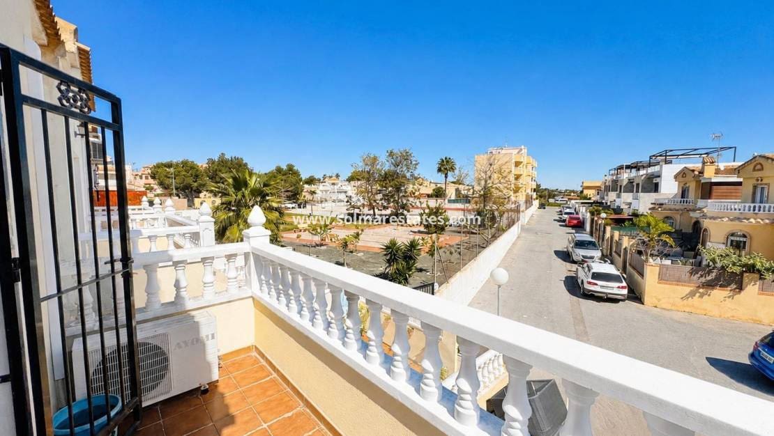 3 chambre Maison de Ville à vendre à Campoamor avec piscine - 229 995 € (Ref: 9778419)