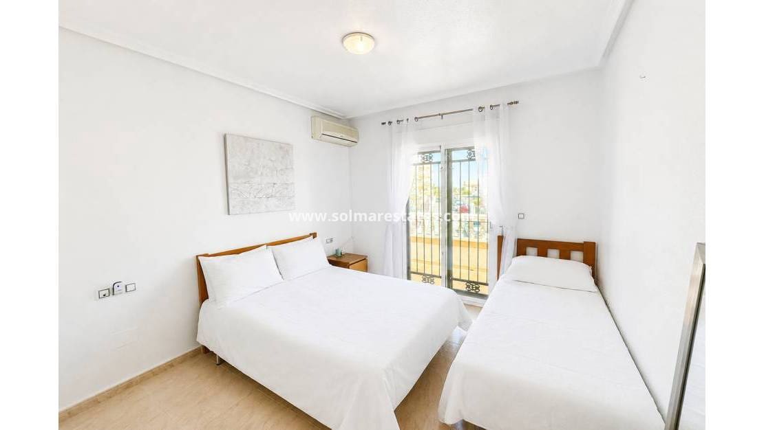 3 sypialnia Dom na sprzedaż w Campoamor z basenem - 229 995 € (Ref: 9778419)