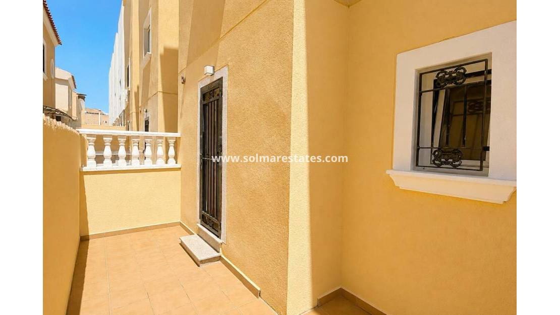 3 sypialnia Dom na sprzedaż w Campoamor z basenem - 229 995 € (Ref: 9778419)