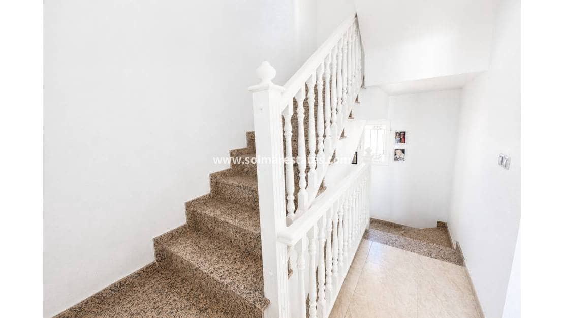 3 sypialnia Dom na sprzedaż w Campoamor z basenem - 229 995 € (Ref: 9778419)