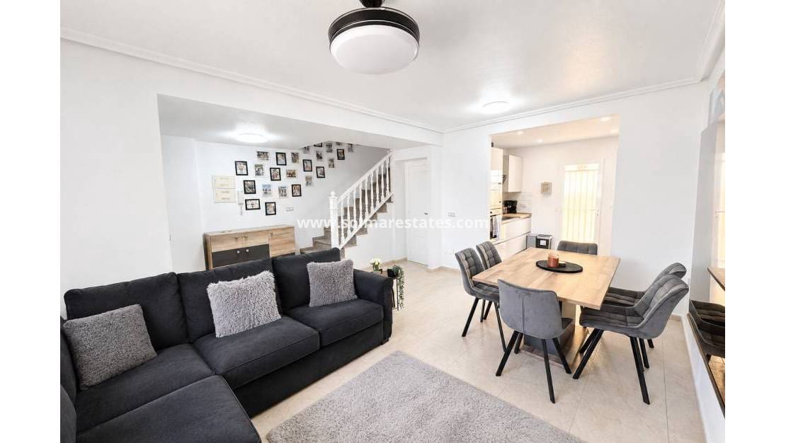 3 sypialnia Dom na sprzedaż w Campoamor z basenem - 229 995 € (Ref: 9778419)