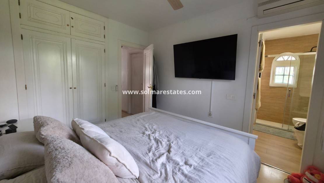 2 slaapkamer Appartement te koop in Villamartin met zwembad - € 220.000 (Ref: 9778420)