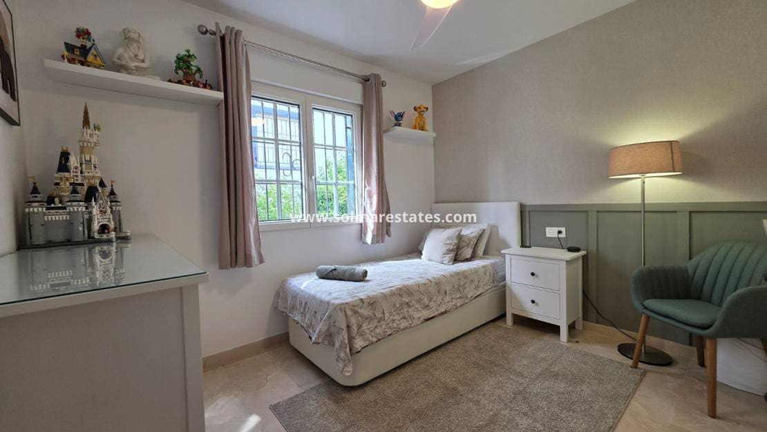 2 slaapkamer Appartement te koop in Villamartin met zwembad - € 220.000 (Ref: 9778420)