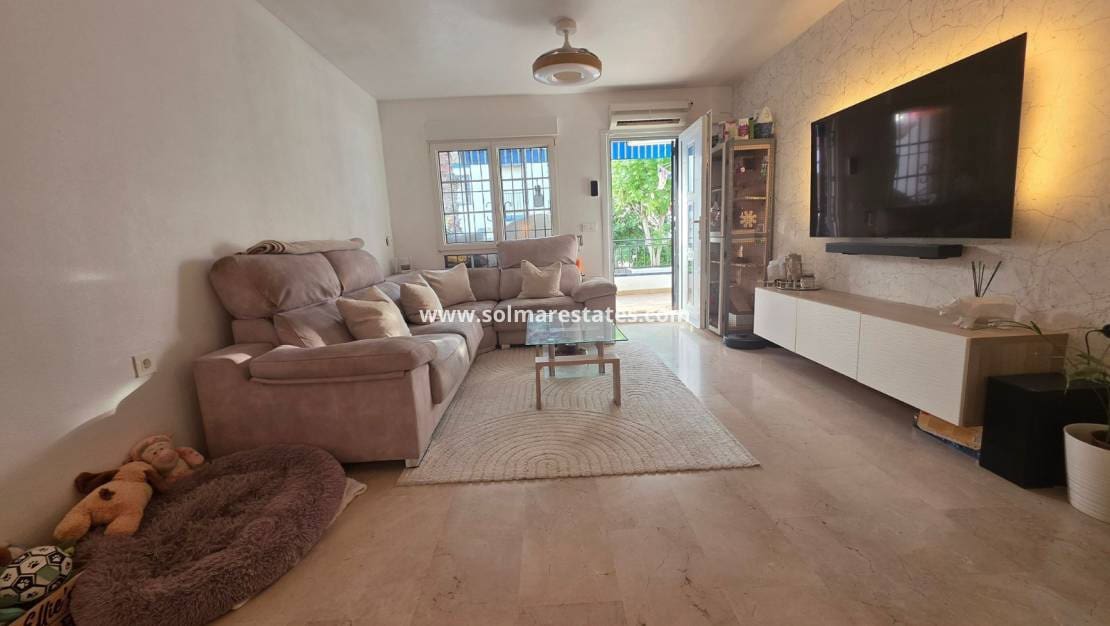 2 slaapkamer Appartement te koop in Villamartin met zwembad - € 220.000 (Ref: 9778420)