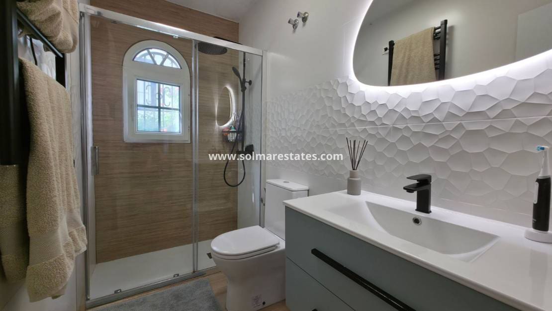 2 slaapkamer Appartement te koop in Villamartin met zwembad - € 220.000 (Ref: 9778420)