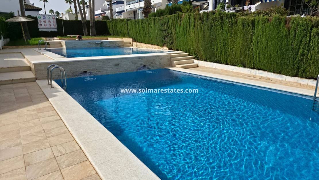 2 slaapkamer Appartement te koop in Villamartin met zwembad - € 220.000 (Ref: 9778420)