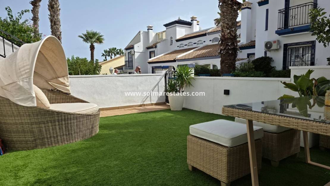 2 slaapkamer Appartement te koop in Villamartin met zwembad - € 220.000 (Ref: 9778420)