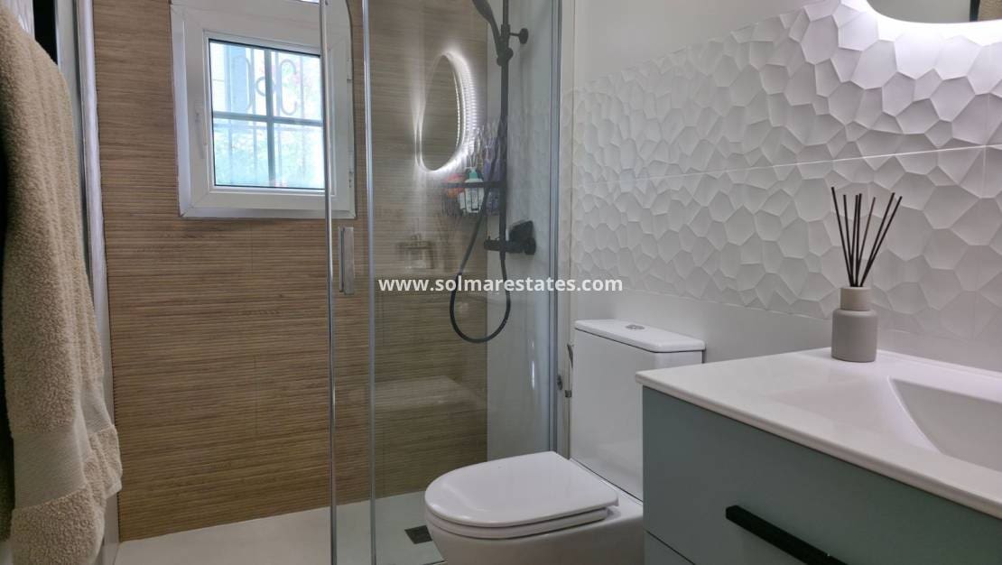 2 slaapkamer Appartement te koop in Villamartin met zwembad - € 220.000 (Ref: 9778420)