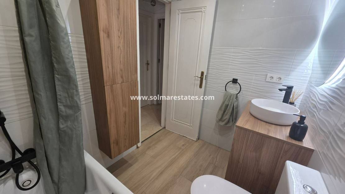 2 slaapkamer Appartement te koop in Villamartin met zwembad - € 220.000 (Ref: 9778420)