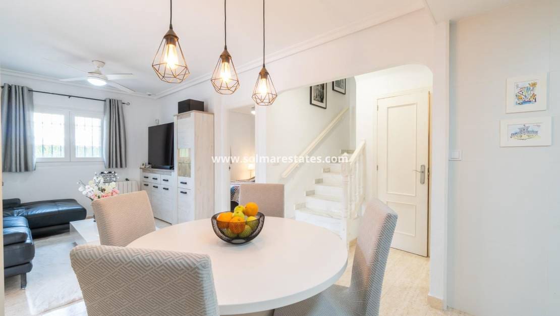 3 chambre Villa/Maison Semi-Mitoyenne à vendre à Playa Flamenca avec piscine - 279 000 € (Ref: 9778421)