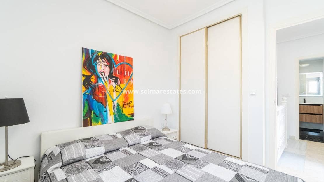 3 chambre Villa/Maison Semi-Mitoyenne à vendre à Playa Flamenca avec piscine - 279 000 € (Ref: 9778421)