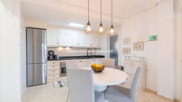 3 chambre Villa/Maison Semi-Mitoyenne à vendre à Playa Flamenca, Orihuela avec piscine - 279 000 € (Ref: 9778421)
