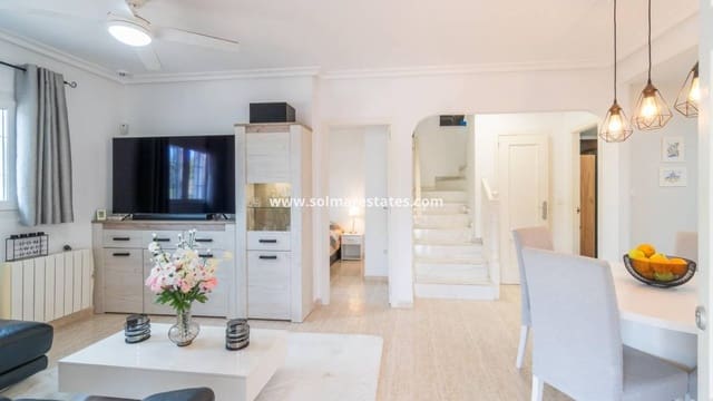 3 chambre Villa/Maison Semi-Mitoyenne à vendre à Playa Flamenca, Orihuela avec piscine - 279 000 € (Ref: 9778421)