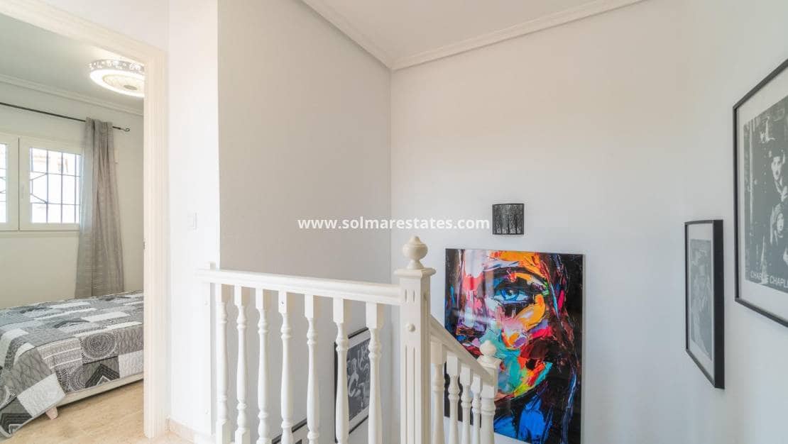3 chambre Villa/Maison Semi-Mitoyenne à vendre à Playa Flamenca avec piscine - 279 000 € (Ref: 9778421)