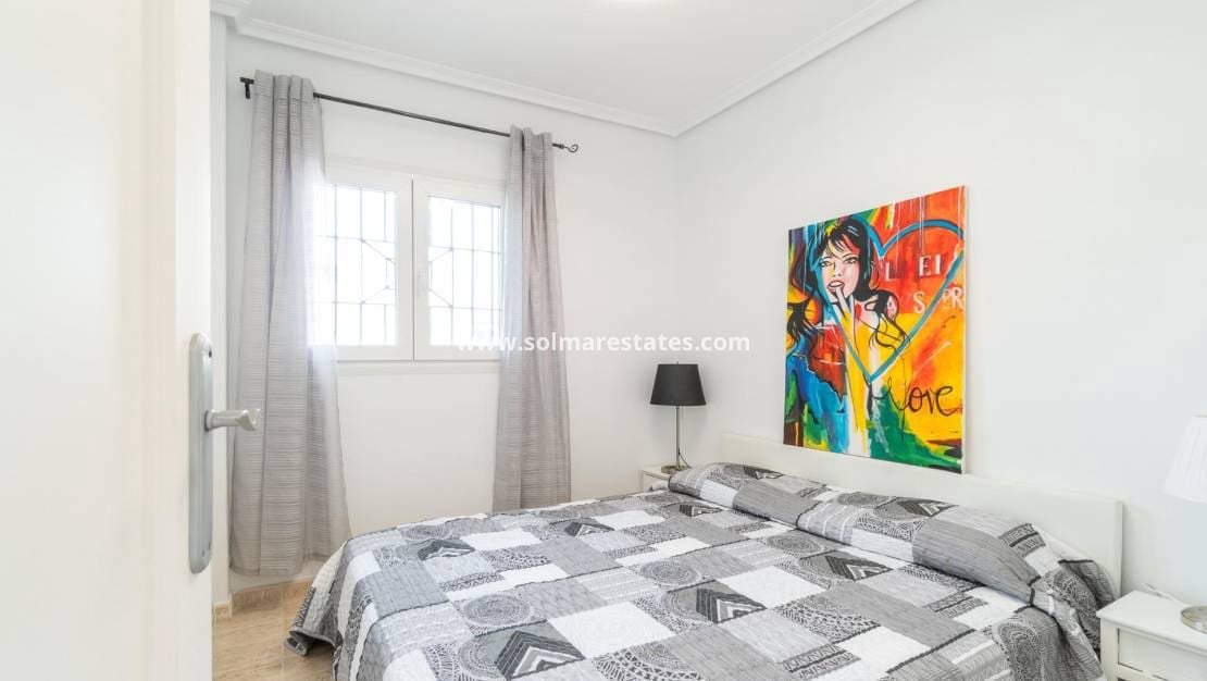 3 chambre Villa/Maison Semi-Mitoyenne à vendre à Playa Flamenca avec piscine - 279 000 € (Ref: 9778421)
