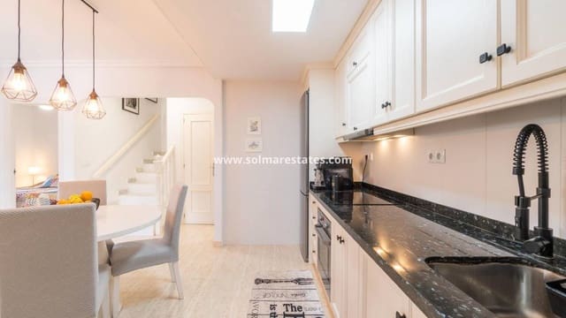 3 chambre Villa/Maison Semi-Mitoyenne à vendre à Playa Flamenca, Orihuela avec piscine - 279 000 € (Ref: 9778421)